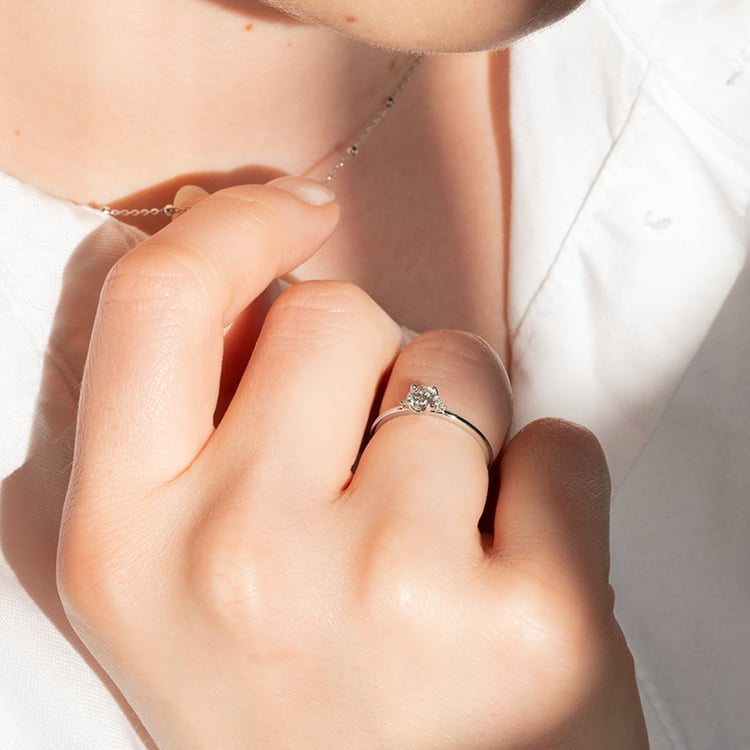 Zásnubný prsteň s lab-grown diamantmi Hye 137343