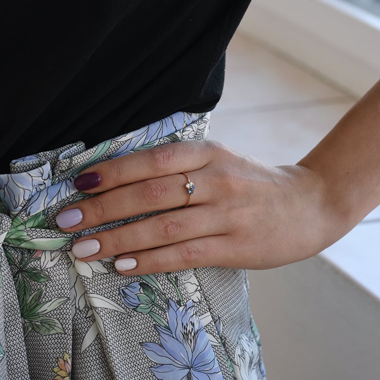 Zlatý cluster prsteň s topazom, zafírom a moissanitu 67379