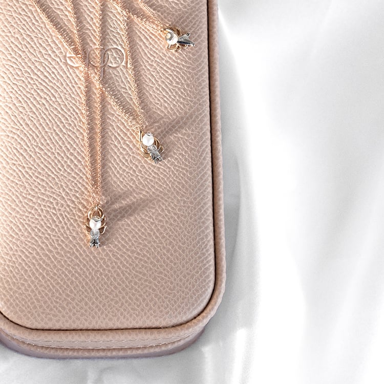 Prívesok s perlou a diamantmi Patsy 124821