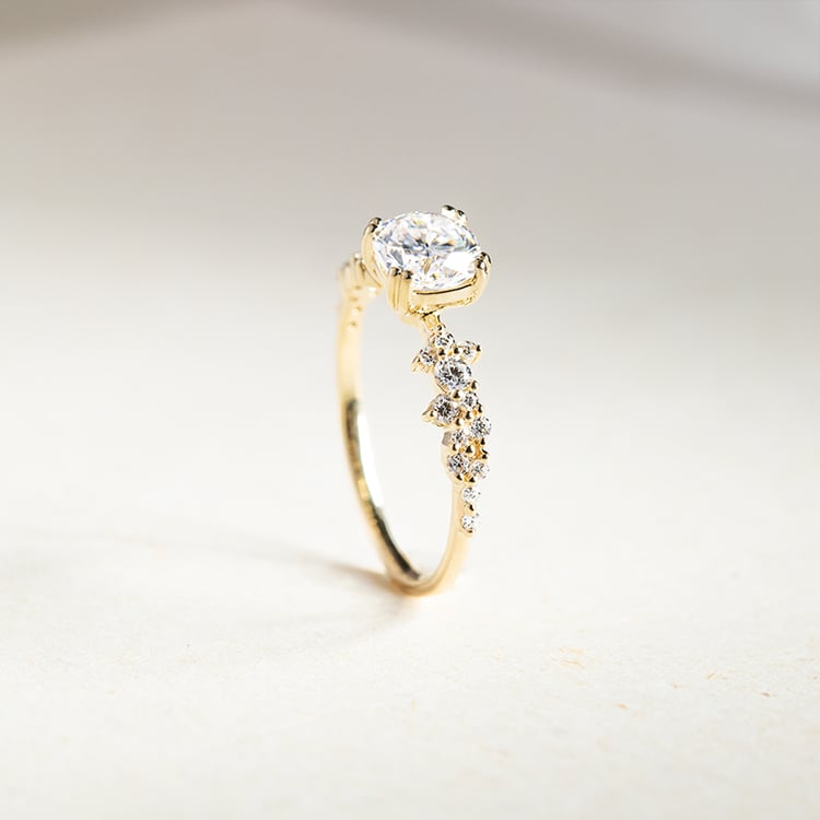 Romantický zásnubný prsteň s diamantmi Tora 146173