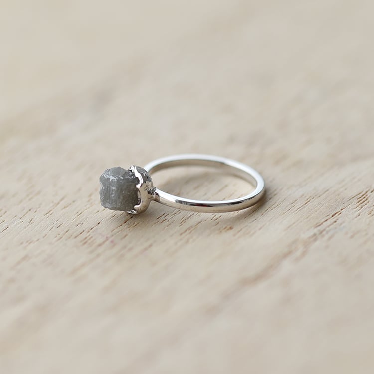 Zásnubny zlatý prsteň s diamantom 58711