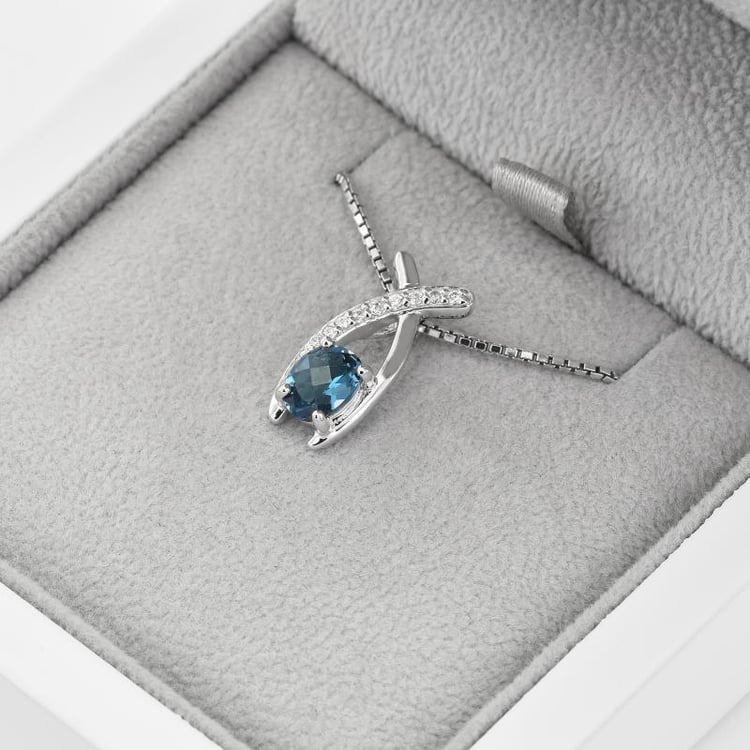 Náhrdelník s topásom 40308