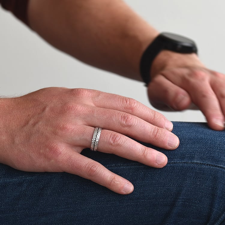 Pánsky snubný prsteň 64151