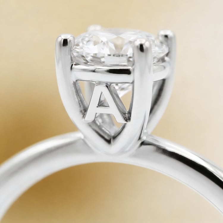 Zásnubný prsteň s výberom písmen a lab-grown diamantmi Frost 167683