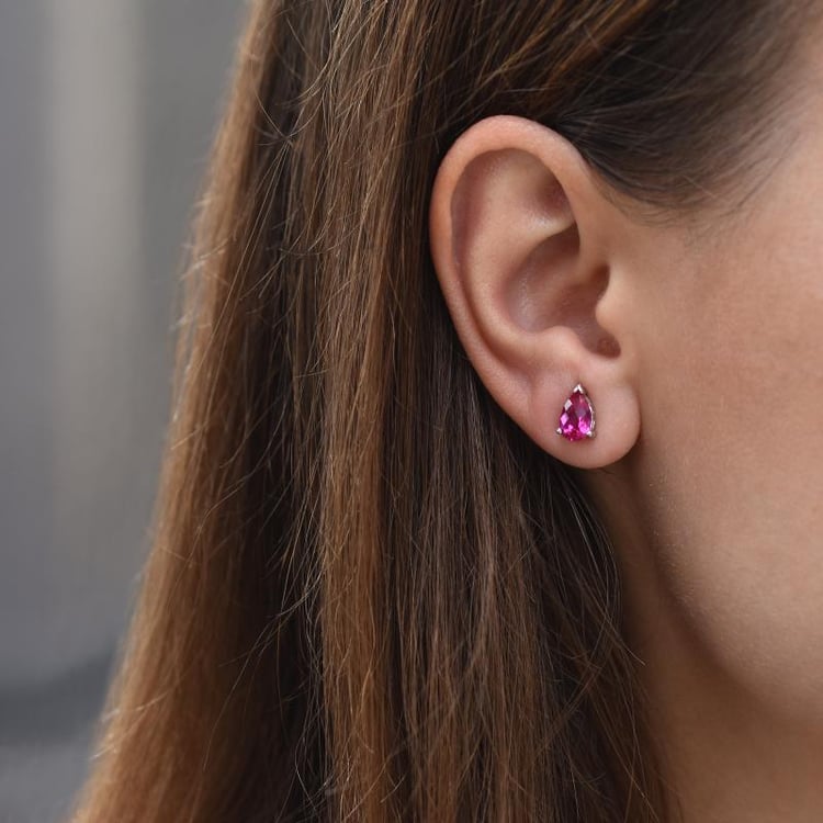 Rubínová slza v striebornom prívesku 4564