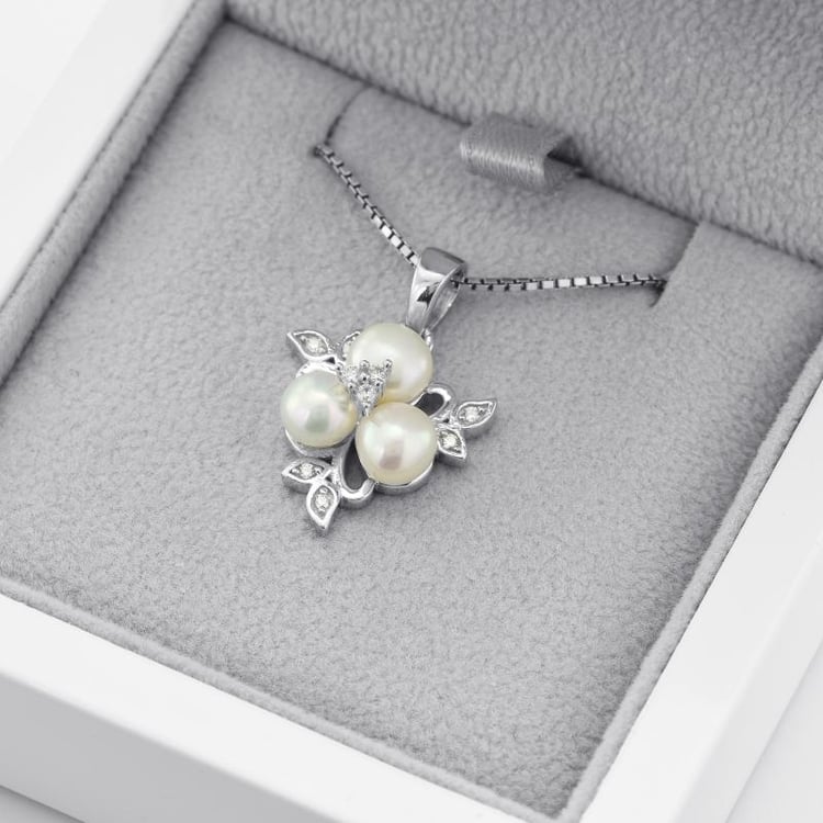 Stříbrný perlový náhrdelník 49152