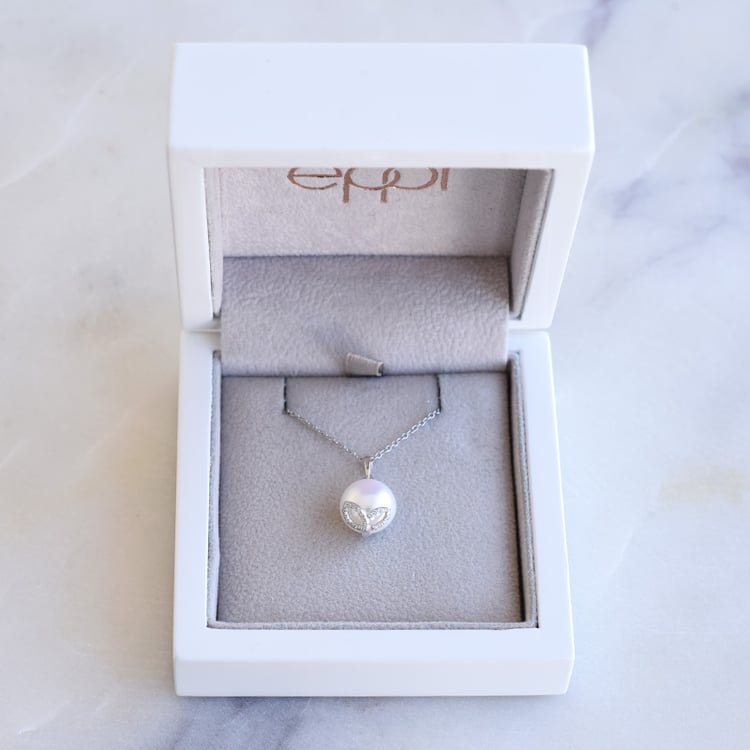 Zlatý prívesok s perlou 87405