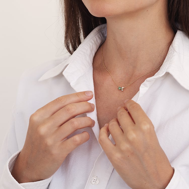 Cluster kolekcia šperkov so zelenými diamantmi a drahokamami Halli 129332