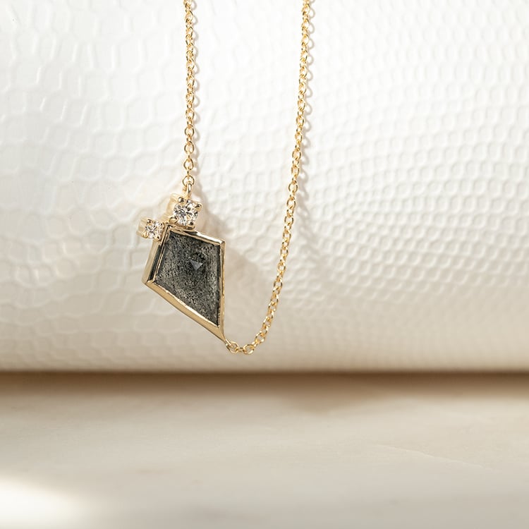 Náhrdelník s dendritickým krištáľom a diamantmi Luca 135415