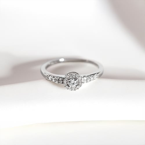 Zlatý halo prsteň s lab-grown diamantmi Hetr