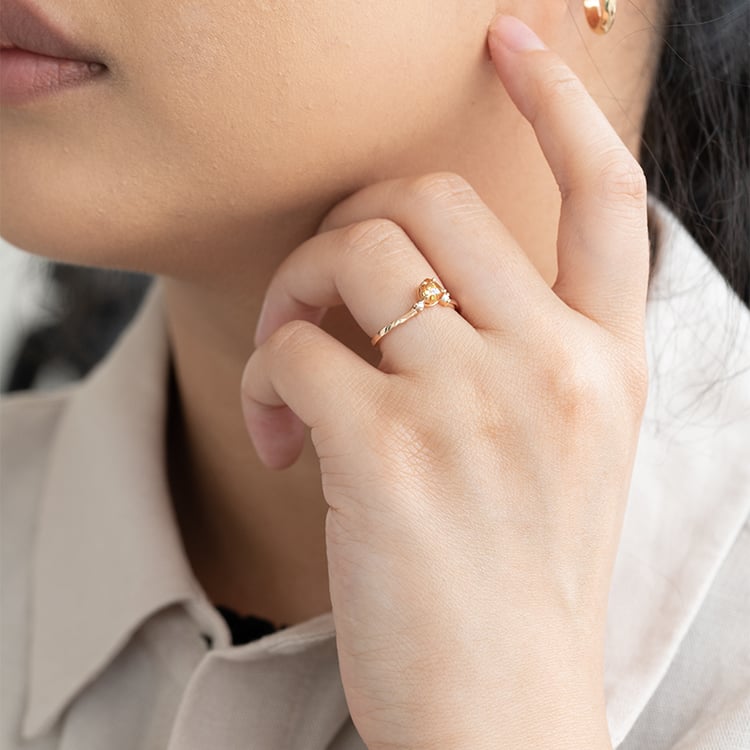 Unikátny prsteň so salt and pepper diamantom a lab-grown diamantmi Gail 124286