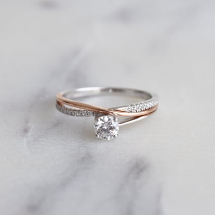 Atypický zásnubný prsteň s 0.45ct GIA certifikovaným diamantom Haearn