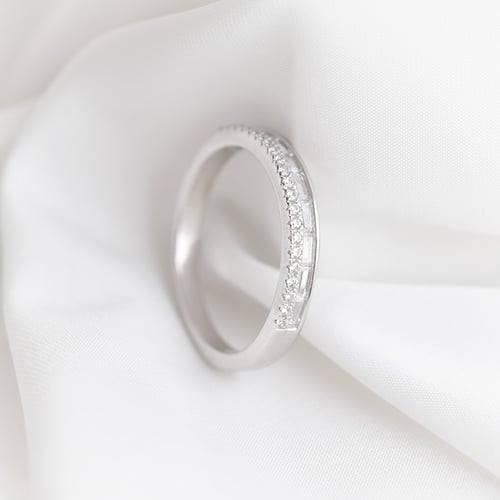 Eternity prsteň s round a baguette diamantmi Ivonne