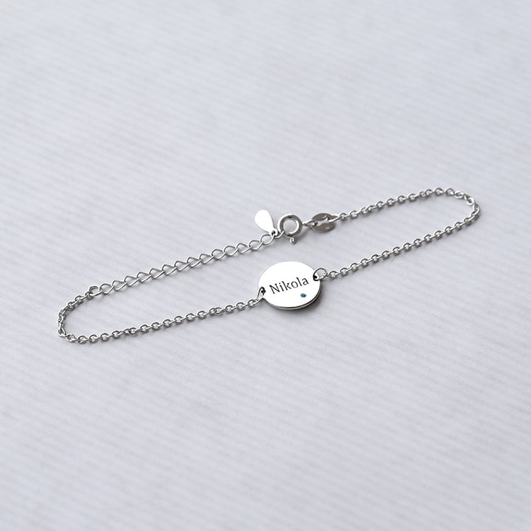 Strieborný náramok s modrým diamantom a gravírom vašej voľby Okira 121373