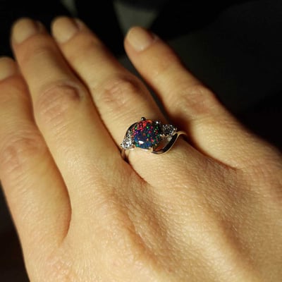 Strieborný prsteň s čiernym opálom