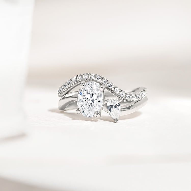 Jedinečný zásnubný set prsteňov s diamantmi 156525