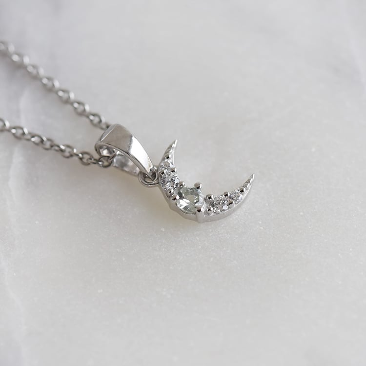 Náhrdelník so zeleným zafírom 92151