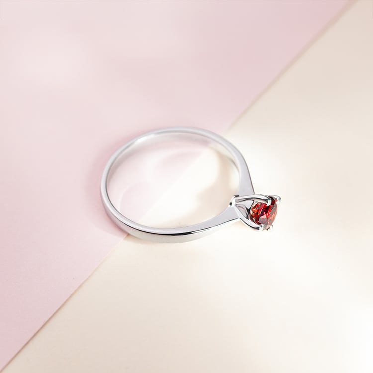 Zásnubný prsteň s granátom Maya 150130