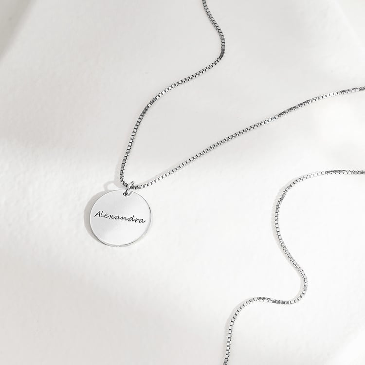 Strieborný prívesok s obojstranným gravírom Jannym 156850