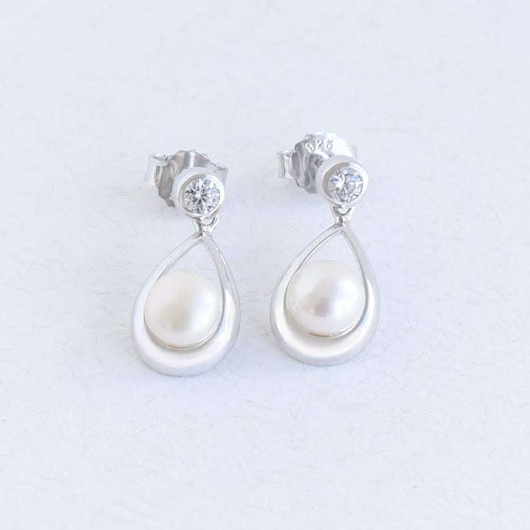 Strieborné náušnice s perlami 96437