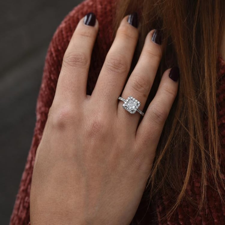 Zlatý vintage zásnubný prsteň s princess diamantom 49491