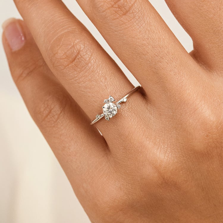 Cluster zásnubný prsteň s 0.3ct prírodným diamantom Rosa 162702