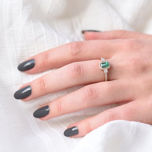 Zlatý prsteň s emerald smaragdom a diamantmi Xely