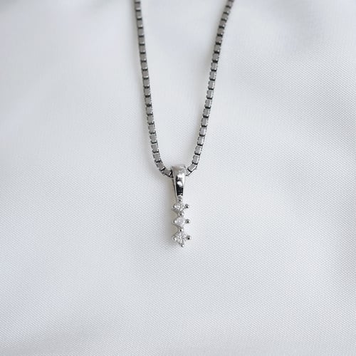 Minimalistický diamantový prívesok Hidde