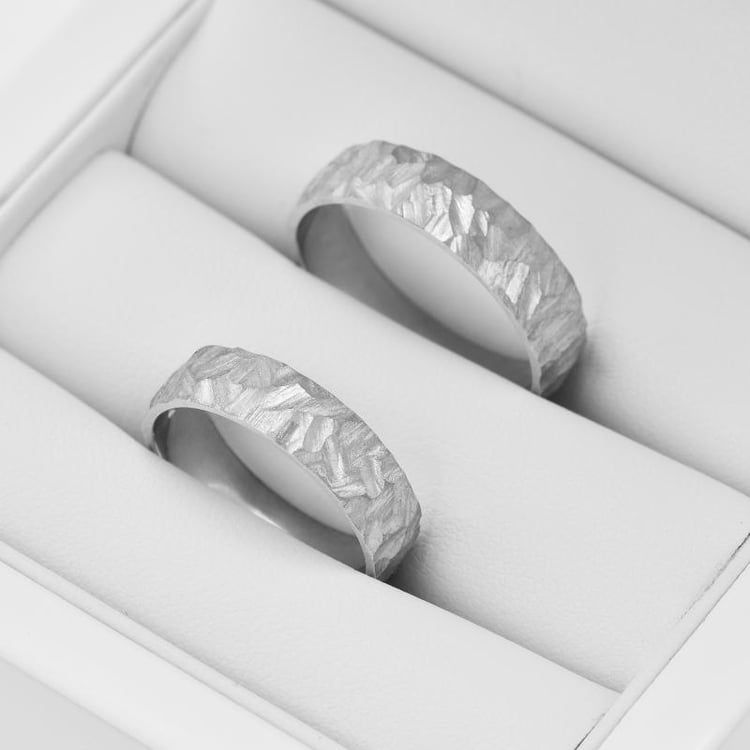 Svadobné tepané obrúčky zo zlata 34707