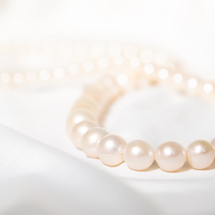 Elegantný zlatý náhrdelník s 6-6.50mm perlami Dahra 129786