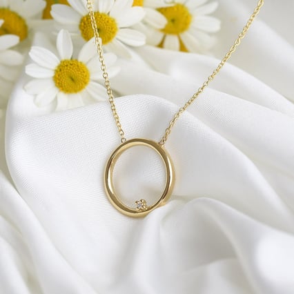 Zlatá kolekcia karma náušníc a náhrdelníka s diamantmi Lothar