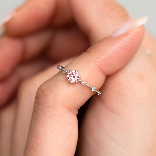 Zásnubný prsteň s certifikovaným fancy pink lab-grown diamantom Jelena