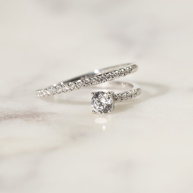 Atypický zásnubný prsteň s diamantmi Ada 137555