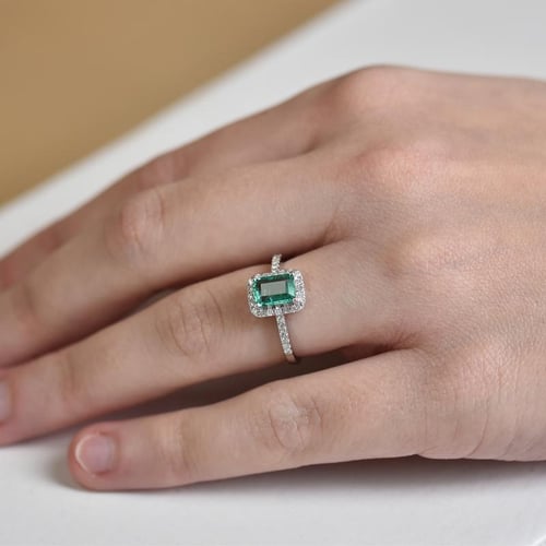 Smaragd v zlatom prsteni s diamantmi Dorolia