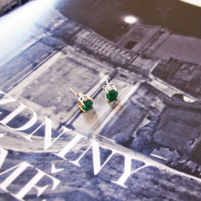 Smaragdové strieborné náušnice 