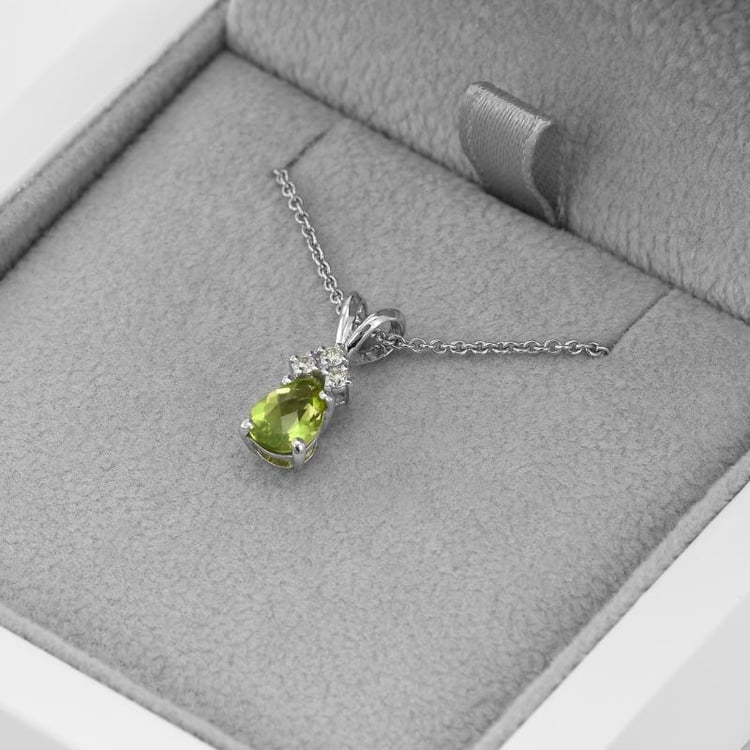 Olivínová slza v zlatom náhrdelníku s diamantmi 16141