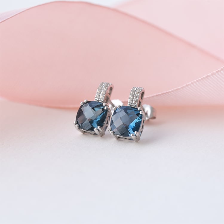 Topásy v zlatých náušniciach 76099