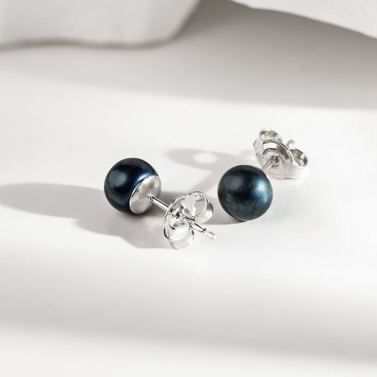 Strieborne napichovacie náušnice s čiernymi perlami 158384
