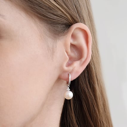 Visiace náušnice s perlami a zirkónmi Thando