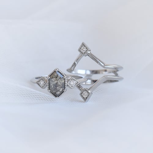 Prsteň s hexagon salt and pepper diamantom Slamet
