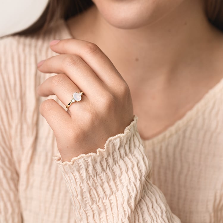 Zlatý prsteň s mesačným kameňom a moissanitmi Lettie 155203