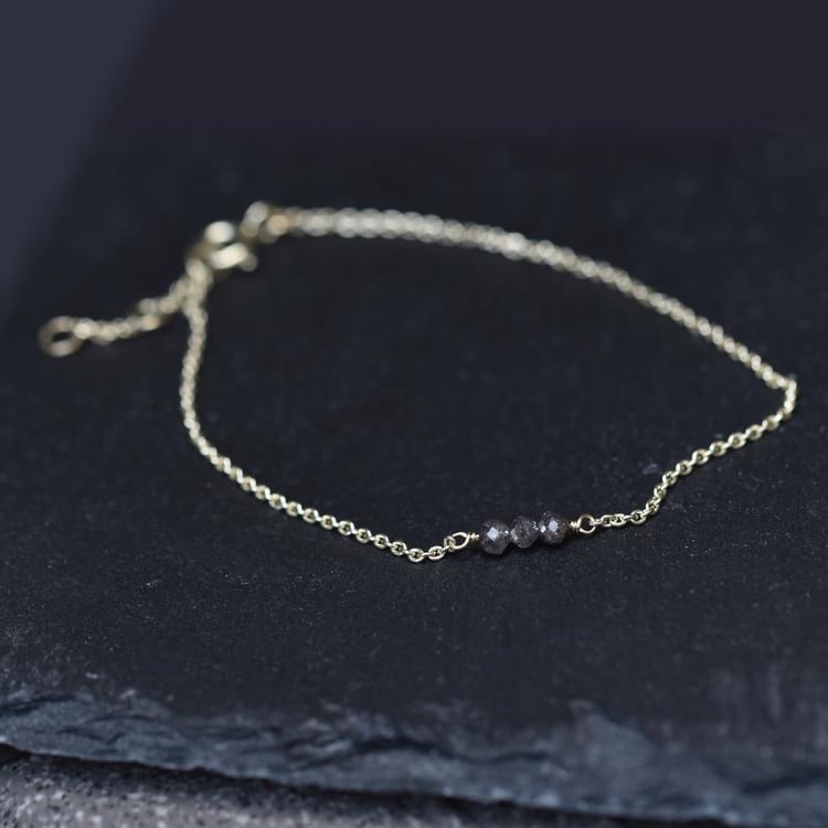 Zlatý minimalistický náramok s diamantmi 31561