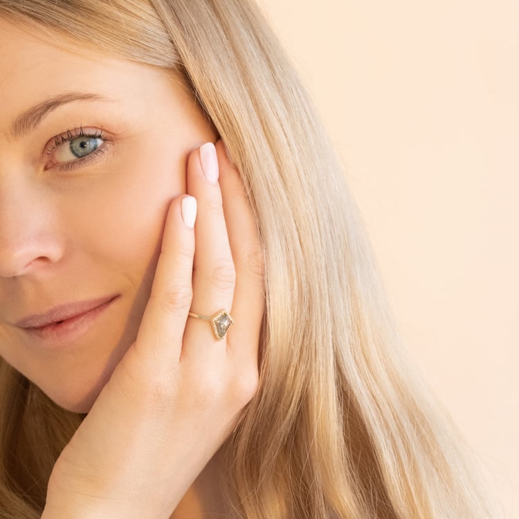 Prsteň s kite salt and pepper diamantom Mays 100984