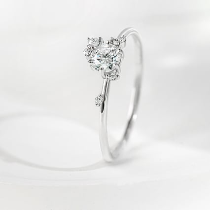 Cluster zásnubný prsteň s 0.3ct prírodným diamantom Rosa