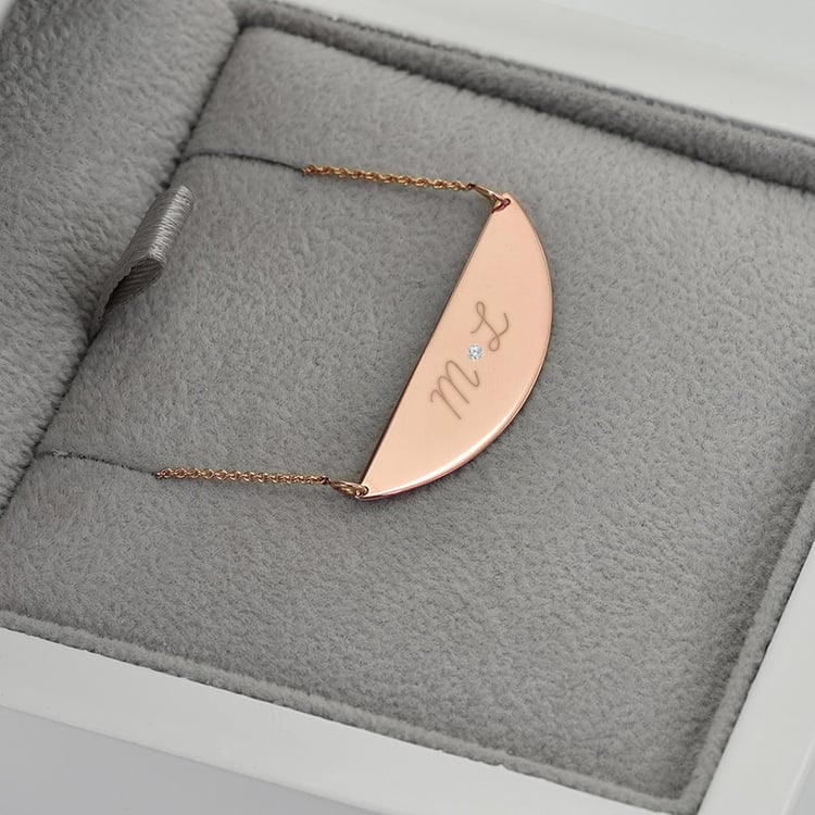 Zlatý polmesiac s diamantom a gravírom vašej voľby Janann 114533