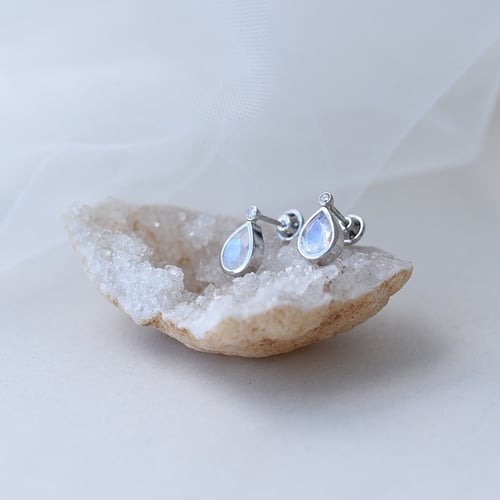 Zlaté náušnice s pear mesačnými kameňmi a diamanty so skrutkovacím zapínaním Ola