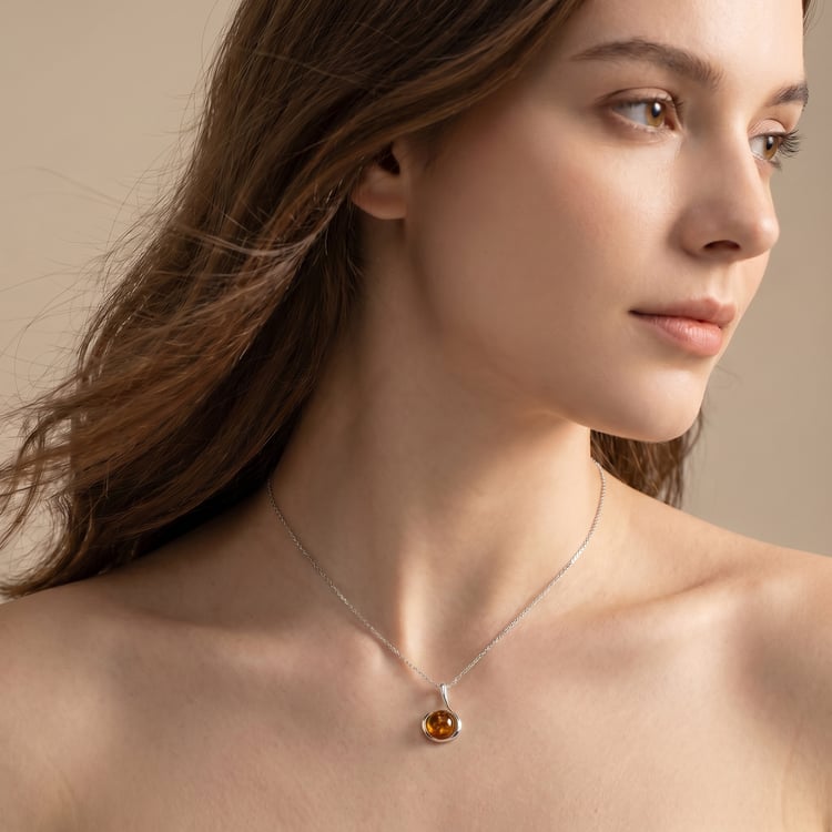 Strieborný prívesok s jantarom Lela 166749