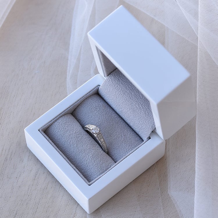 Vintage zásnubný prsteň 69445