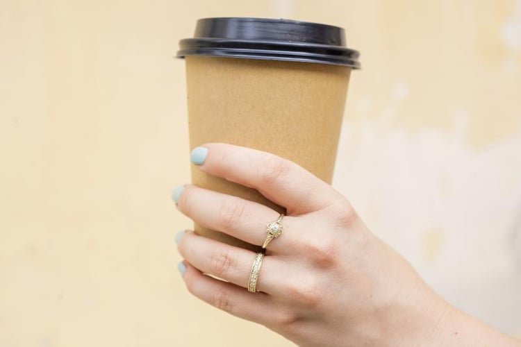 Zlatý prsteň vo vintage prevedení 7591