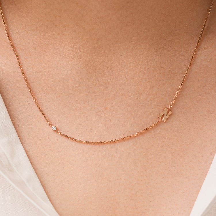 Strieborný náhrdelník s písmenom vašej voľby a lab-grown diamantom Lupe 156751